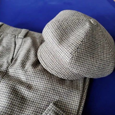 上質な素材を使った青山のMIKAMI-Bespokehatオーダーメイドキャスケットとトラウザ